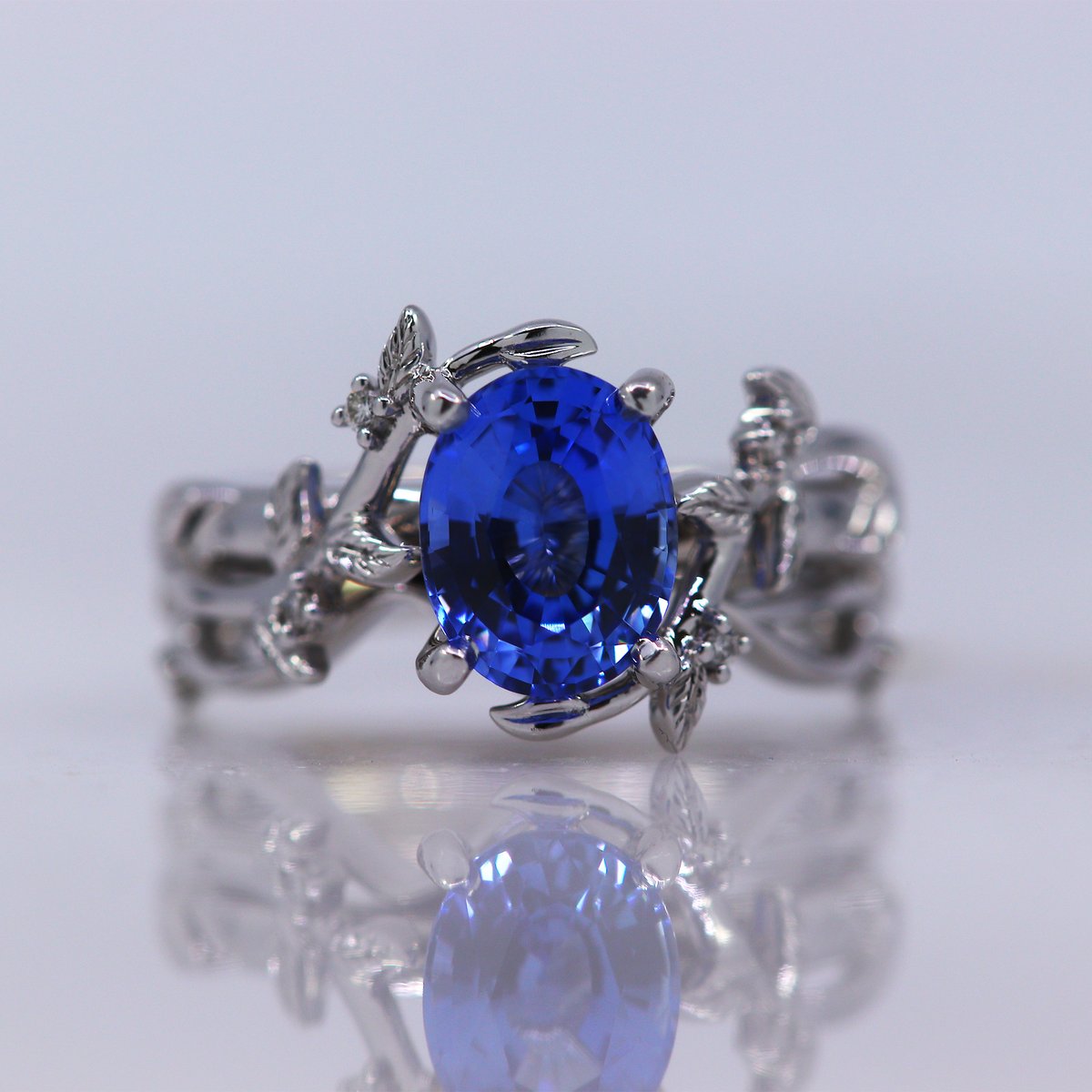 JosephsJewelers's tweet photo. Congratulations to Josephs Jewelers couple, Phillip &amp; Lucy! 
A beautiful and unique blue sapphire engagement ring with intricate leaf design. 
#engaged #dsmbride #iowabride #josephsjewelers1871 #josephsjewelerscouples #uniqueengagementring #personalizedengagementring #diamonds https://t.co/OcfJcDaOQw