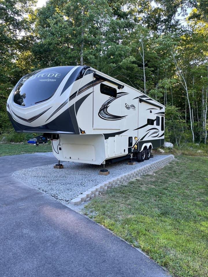 Happy Homeowner utilizing TRUEGRID for this RV Pad 💯 Learn more on why permeable pavers are a great choice for your parking pad: 
truegridpaver.com/rv-parking/
