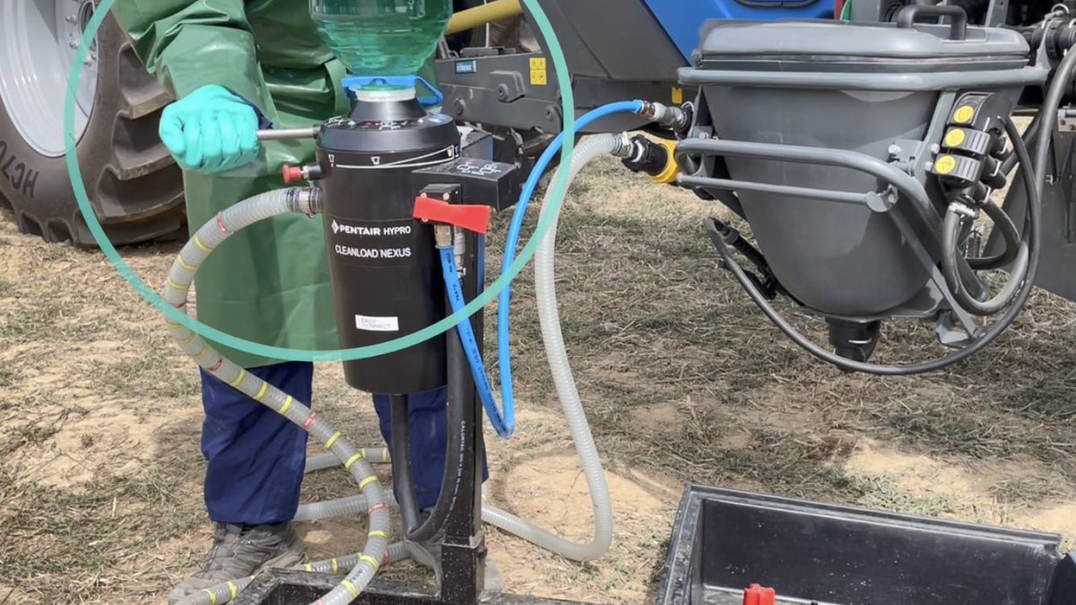 EmmanuelL_FMC's tweet photo. ➡️ Retrouvez toute l’équipe #easyconnect France 🇫🇷 (11 firmes) sur le stand  #Sima 6B009 pour découvrir ce système de transfert fermé et sécurisé 👍🏻
@sima_paris @JeunesAgri @Phyteis @GuyotVincent02 @RemDumDum https://t.co/sKtr9jjz5H