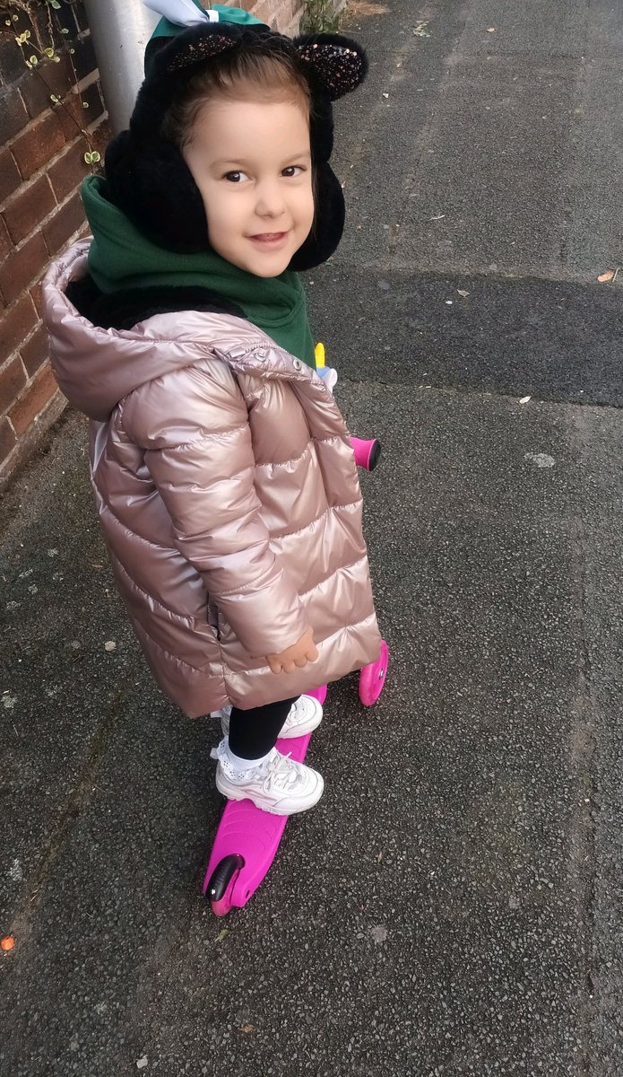 stbedesinfants's tweet photo. One of our Reception children has been enjoying scooting to school as part of our @livingstreets campaign to walk (or wheel) at least once a week! Great work! 🛴❤️ https://t.co/Bo0Jnraxam