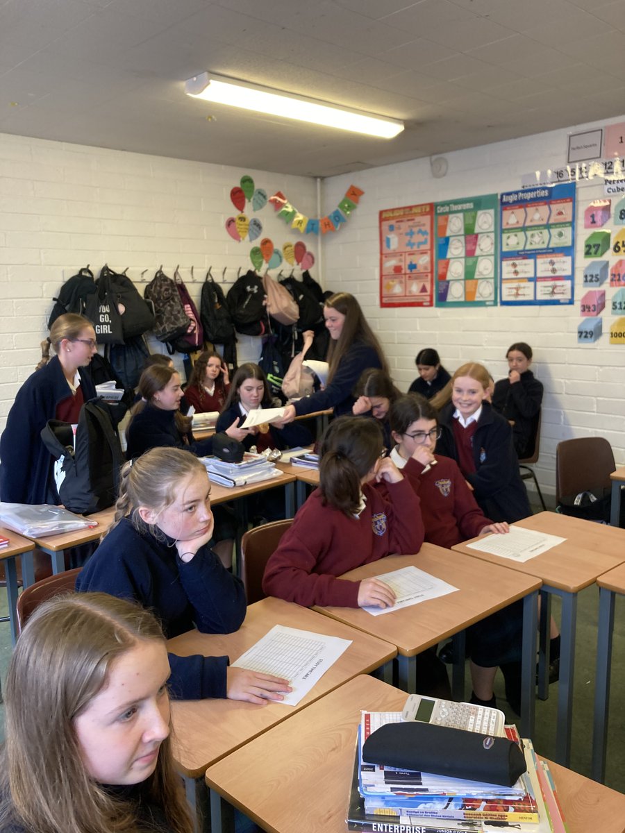 SMCNlearninghub's tweet photo. The leaders of learning  today showing first year students how to complete a study timetable @StMarysCollege #failingtoplanplaningtofail https://t.co/mZvugWwmuh