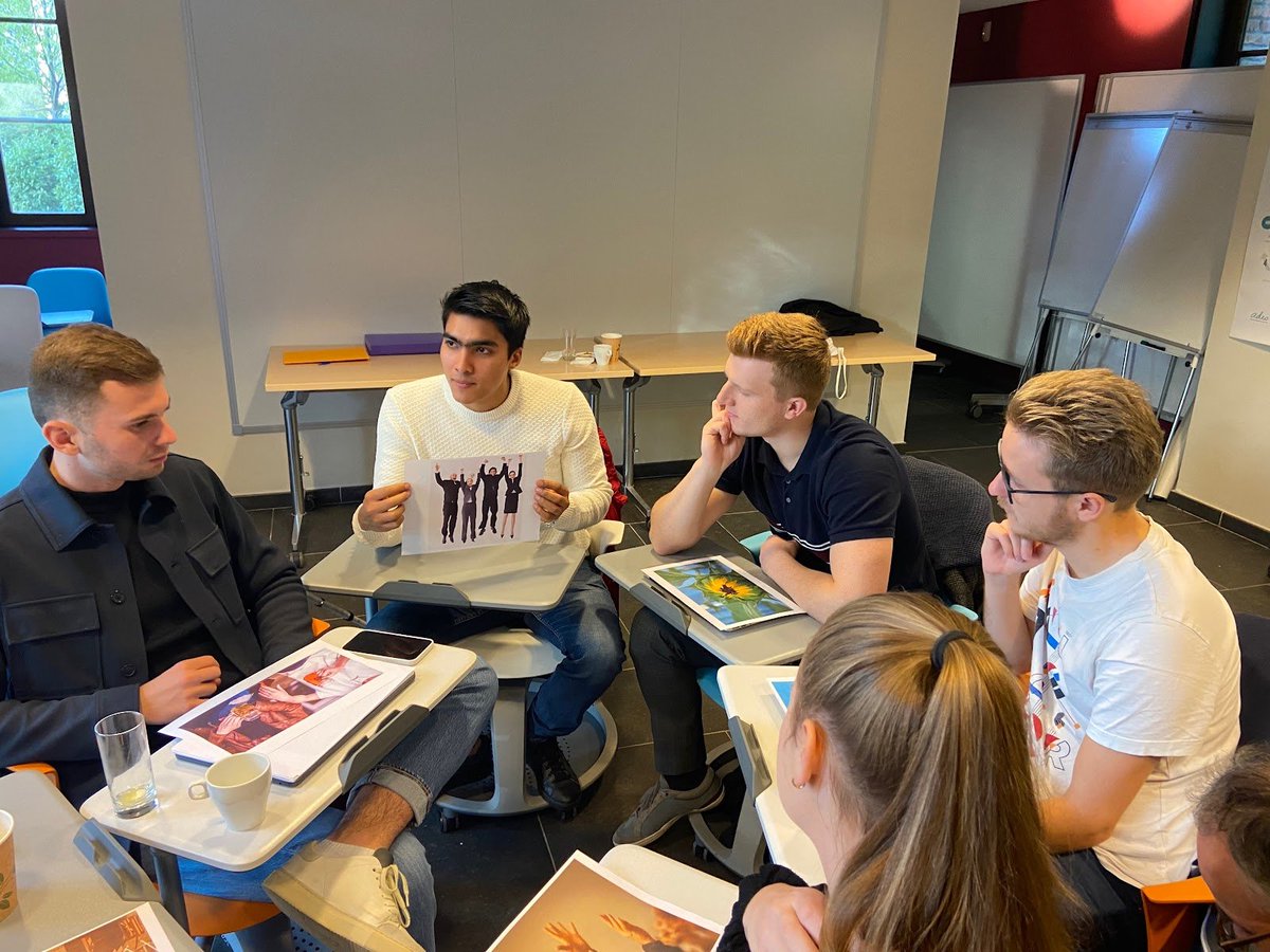 EDHEC_BSchool's tweet photo. After a few hands-on exercices to identify the key skills of a leader, the #MSc in #Management & #Leadership started to work on different topics to improve ADEO's leadership model #EDHECMaster #Leadership https://t.co/zuLQ3Rn65v