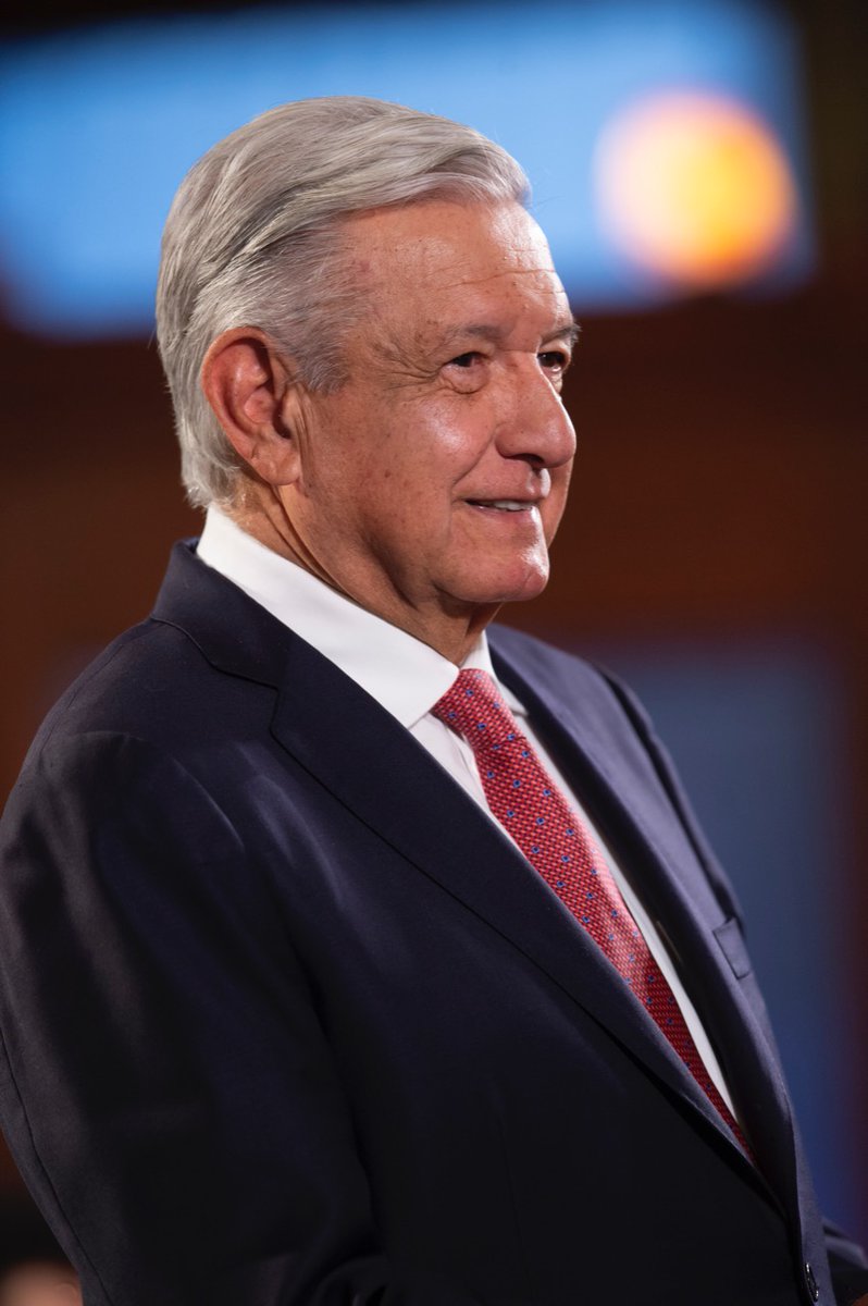 JesusRCuevas's tweet photo. El presidente @lopezobrador_ desmintió que el Gobierno vaya a tocar los fondos de retiro de los trabajadores en el IMSS, ISSSTE, INFONAVIT o bonos de pensionados para financiar el Fondo de Estabilización. Añ contrario, el @GobiernoMX  fortaleció las pensiones de los trabajadores. https://t.co/R2StVrAL9u