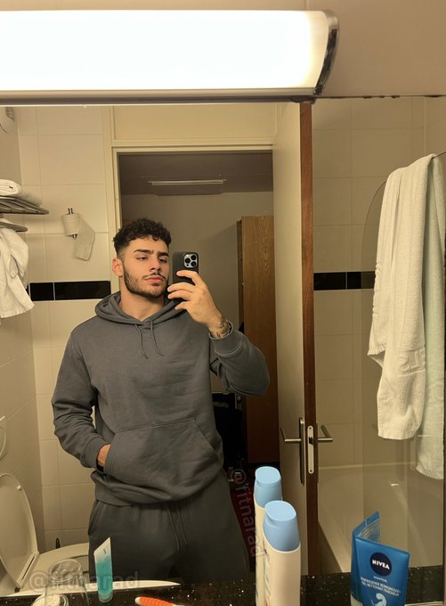 StocktonOrlando's tweet photo. 𝕆𝕣𝕝𝕒𝕟𝕕𝕠 𝕊𝕥𝕠𝕔𝕜𝕥𝕠𝕟
-𝔸𝕘𝕖: 𝟚𝟞+
-𝕊𝕖𝕩𝕦𝕒𝕝𝕚𝕥𝕪:𝔹𝕚𝕤𝕖𝕩𝕦𝕒𝕝
- 𝕀𝕤 𝕒 𝕗𝕚𝕥𝕟𝕖𝕤𝕤 𝕚𝕟𝕤𝕥𝕣𝕦𝕔𝕥𝕠𝕣 𝕒𝕥 𝕒 𝕝𝕠𝕔𝕒𝕝 𝕘𝕪𝕞 𝕓𝕦𝕥 𝕒𝕝𝕤𝕠 𝕥𝕖𝕒𝕔𝕙𝕖𝕤 𝔼𝕩𝕖𝕣𝕔𝕚𝕤𝕖 𝕊𝕔𝕚𝕖𝕟𝕔𝕖 𝕒𝕥 𝕒 𝕦𝕟𝕚𝕧𝕖𝕣𝕤𝕚𝕥𝕪.𝕀𝕤 𝕒𝕝𝕤𝕠 𝕒 𝕞𝕠𝕕𝕖𝕝. https://t.co/CYvLyncOZS
