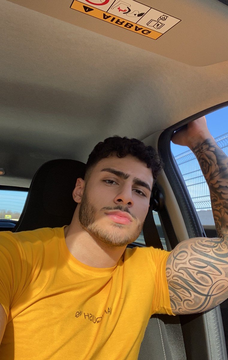 StocktonOrlando's tweet photo. 𝕆𝕣𝕝𝕒𝕟𝕕𝕠 𝕊𝕥𝕠𝕔𝕜𝕥𝕠𝕟
-𝔸𝕘𝕖: 𝟚𝟞+
-𝕊𝕖𝕩𝕦𝕒𝕝𝕚𝕥𝕪:𝔹𝕚𝕤𝕖𝕩𝕦𝕒𝕝
- 𝕀𝕤 𝕒 𝕗𝕚𝕥𝕟𝕖𝕤𝕤 𝕚𝕟𝕤𝕥𝕣𝕦𝕔𝕥𝕠𝕣 𝕒𝕥 𝕒 𝕝𝕠𝕔𝕒𝕝 𝕘𝕪𝕞 𝕓𝕦𝕥 𝕒𝕝𝕤𝕠 𝕥𝕖𝕒𝕔𝕙𝕖𝕤 𝔼𝕩𝕖𝕣𝕔𝕚𝕤𝕖 𝕊𝕔𝕚𝕖𝕟𝕔𝕖 𝕒𝕥 𝕒 𝕦𝕟𝕚𝕧𝕖𝕣𝕤𝕚𝕥𝕪.𝕀𝕤 𝕒𝕝𝕤𝕠 𝕒 𝕞𝕠𝕕𝕖𝕝. https://t.co/CYvLyncOZS