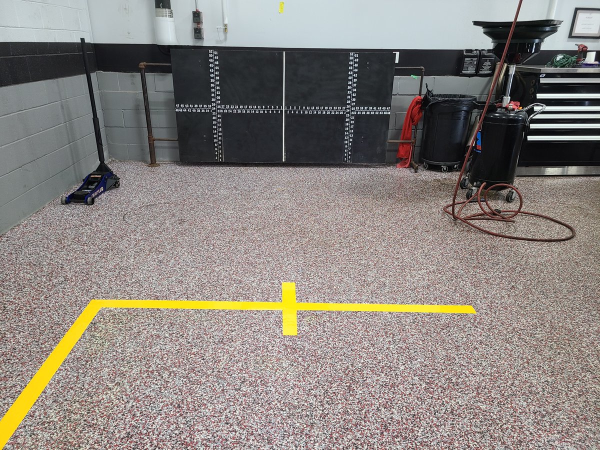 Those aren’t random markers. Those are strategic #demarcation lines. Bright yellow directionals to reference safe zones for #mechanics and minimize hazards when moving #vehicles in this #commercial #garage.
#shopfloor #cars #servicecenter #dealership #epoxy #urethane