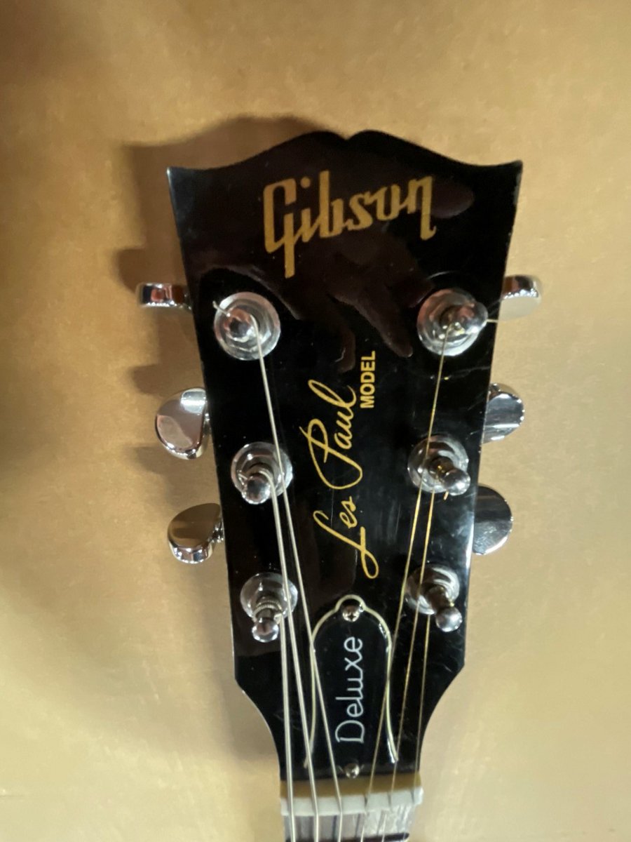 DLAMIL's tweet photo. #TurnInTuesday highlights a Gibson Les Paul guitar was turned into #DLADispositionServices Susquehanna site. https://t.co/TnGTD4kefH