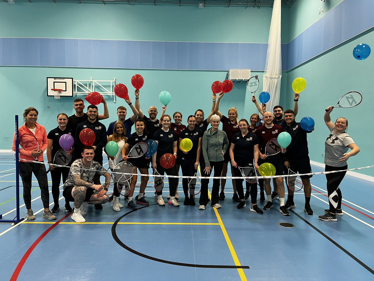 CaraLambPE's tweet photo. We were delighted to welcome @JudyMurray and @MelBenson111 to work with #StrathPGDE Team PE today. Small spaces, big numbers, skill builders and modified games. Tennisifying future teachers to grow the game 🎾 @StrathEDU https://t.co/jJdq4AH0wI