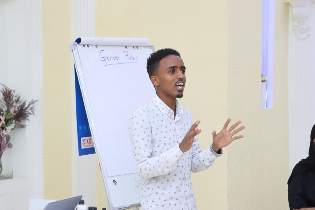 YPeer's tweet image. Y-PEER, in collaboration with UNFPA, continued creating role models for girls in the Sheikh Omar IDP camp who promote girls’ education, well-being, career development, and the prevention of early marriage among the residents in the IDP camp. #GirlsDevelopment #Somaliland