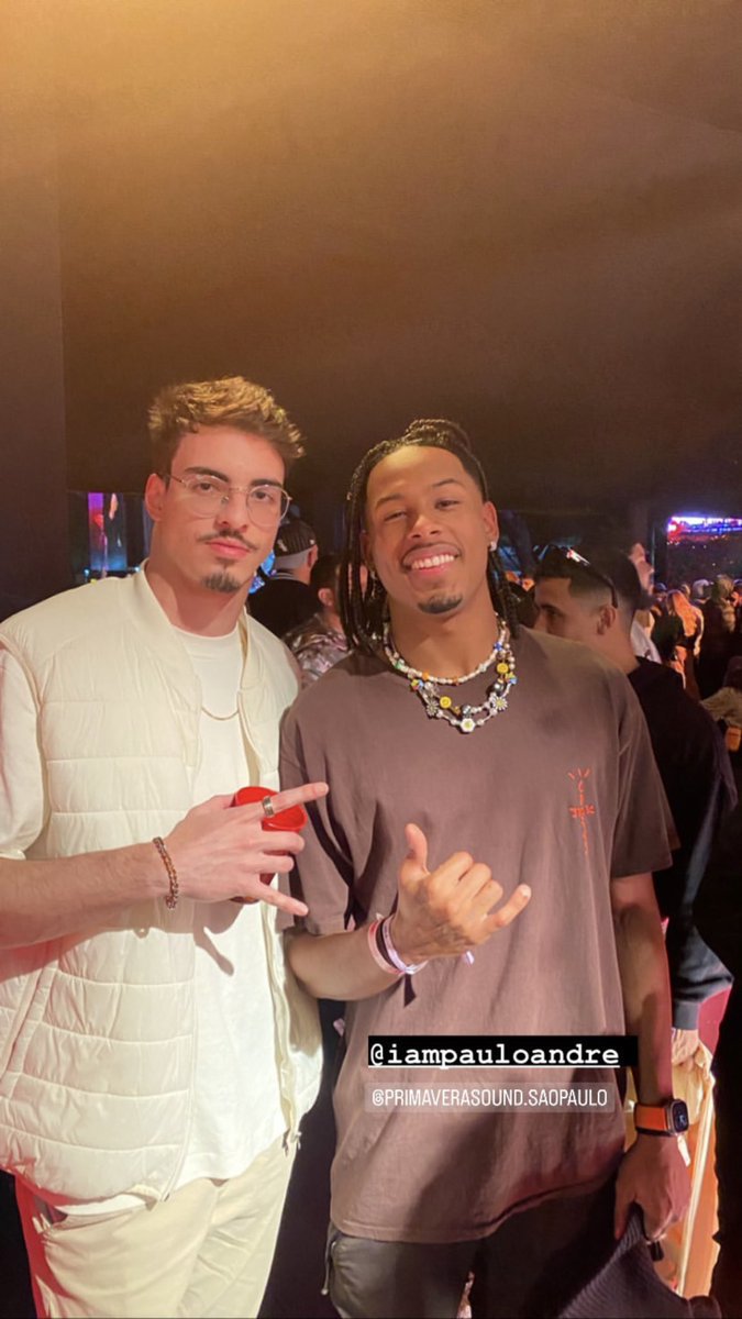 PA e um admirador ontem no festival Primavera Sound ❤️‍🔥