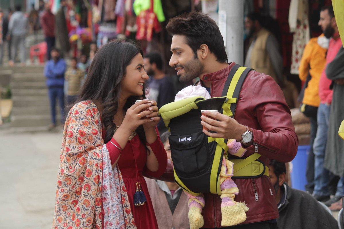 _Mahsa_72's tweet photo. #MeeJay β€β€β€ #Sukor
Kashmir Cutiesss them π€π€π€
@meera1611 @veejay_k
#ReCastMeeJay @ColorsTV
Bring Back them please !!!! @ColorsTV https://t.co/vo00tq0j0X
