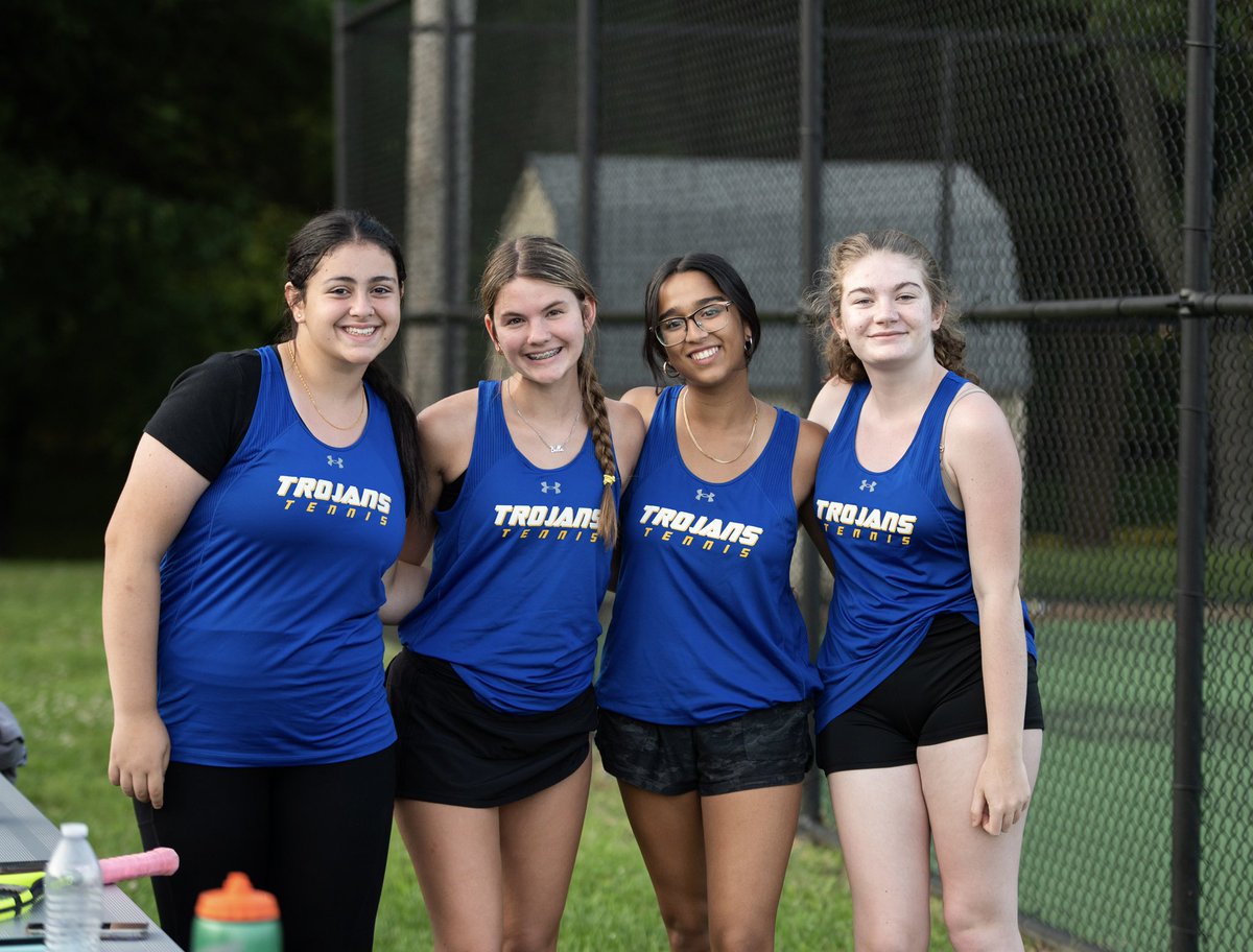 Please join us for open court at Forsyth Park on Thursday, November 10th from 4pm-6pm. Open to 8th graders as well!