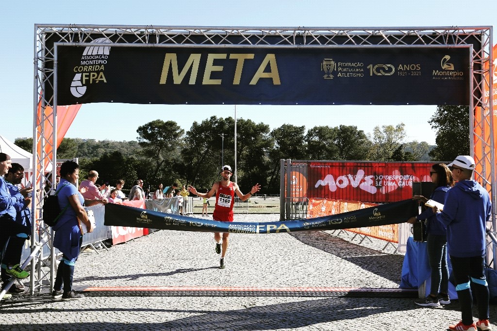 jogadadomes's tweet photo. Jogada do Mes » Samuel Barata ganhou a Corrida Associação Montepio / FPA https://t.co/Cp162tn5J8 https://t.co/9W5biY6sKb