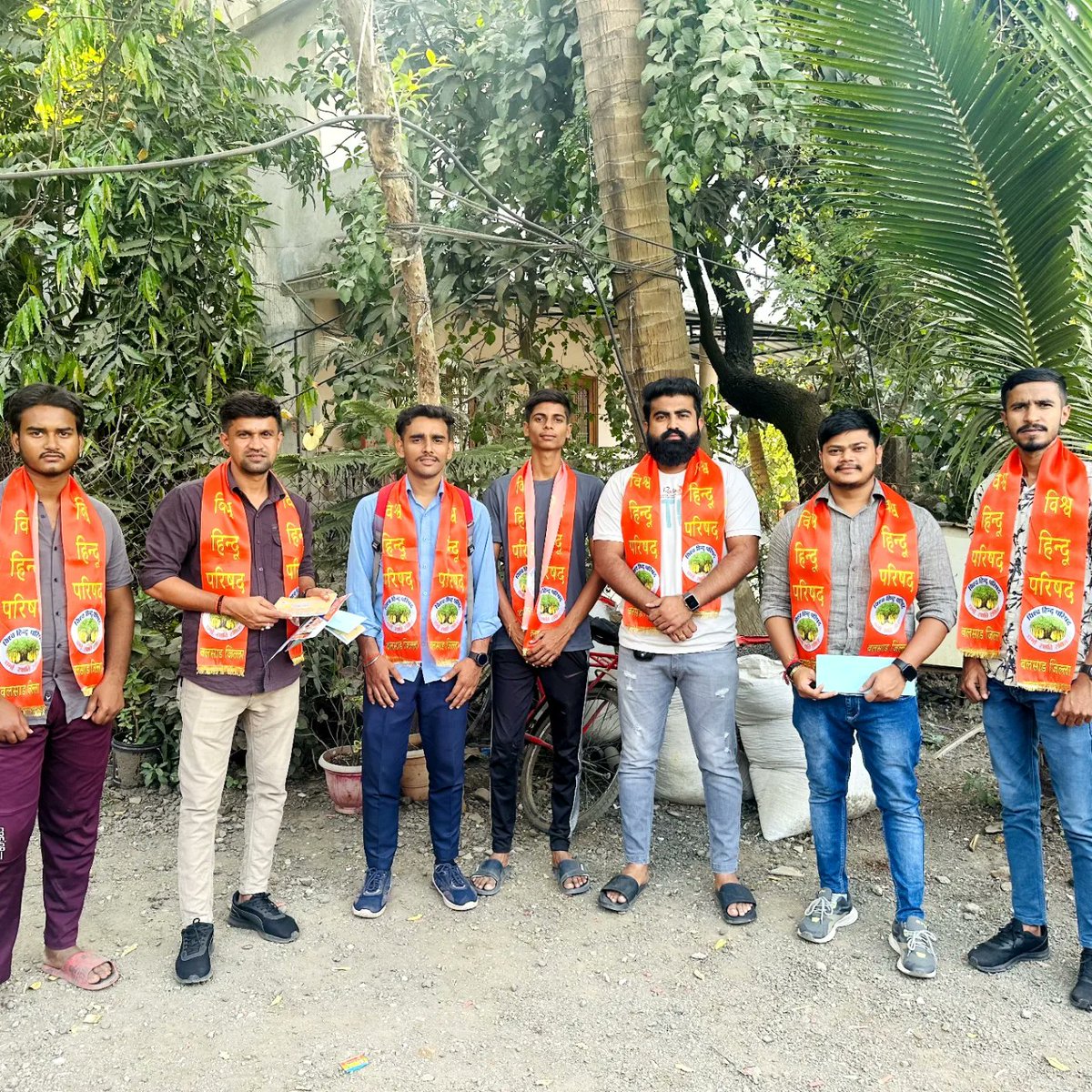 jigneshsahir's tweet photo. 🚩 जय जय श्र�� राम 🚩
" धर्मो रक्षति रक्षित: "
#विश्व_हिंदू_परिषद दादरा नगर हवेली सिलवासा प्रखंड एवं खंड द्वारा #हित_चिंतक_अभियान का शुभारंभ हुवा है जिसमे आज हमने हमारे डोकमरडी गांव के हिंदू भाईओ को विश्व_हिंदू_परिषद के नए सदस्य बनायें।
@VHPDigital @rss https://t.co/HDOvkBbZiZ