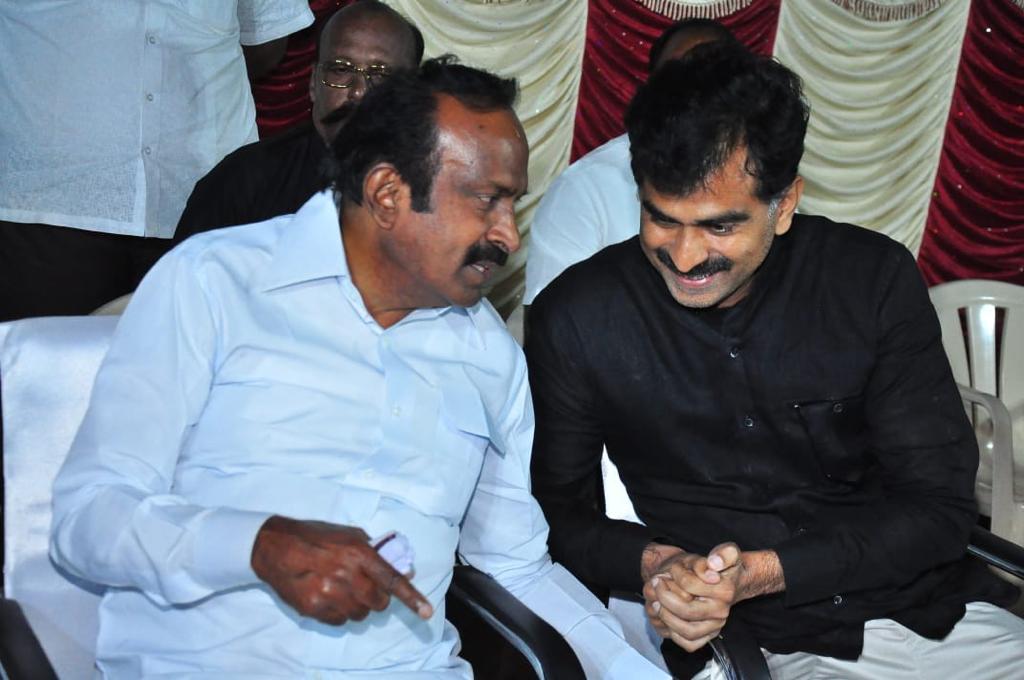 duraivaikooffl's tweet photo. பகுத்தறிவு பகலவன் தந்தை பெரியார் மண்ணில்.. 
 
தமிழகமெங்கும் திரையிடப்பட்டு வரும் மாமனிதன் வைகோ ஆவணப்படம் 28 வது நகரமாகவும், 32 வது திரையிடல் நிகழ்வாகவும் ஈரோடு மாநகரில் "ஆனூர் திரையரங்கில்" இன்று (07.11.2022) காலை 10:00 மணிக்கு திரையிடப்பட்டது. https://t.co/OBwUfpZKr1