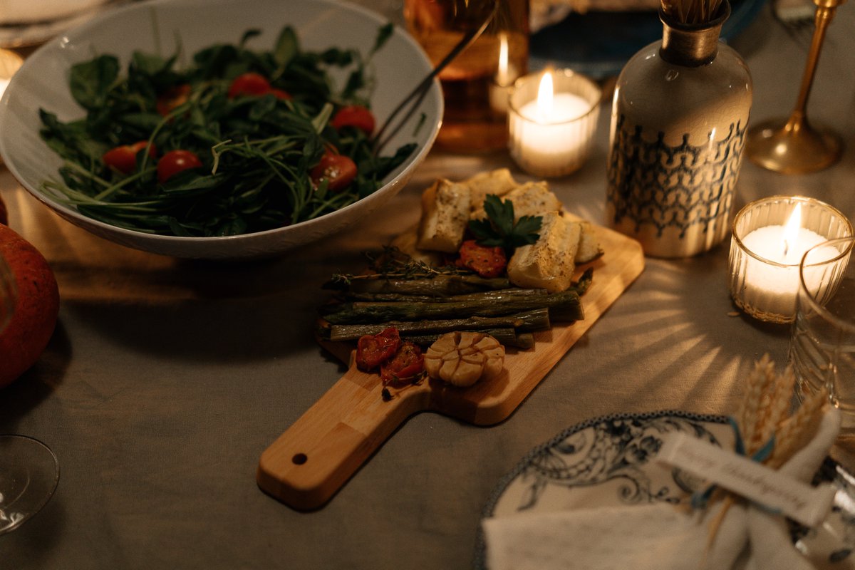 stlprogram's tweet image. During Thanksgiving, you can be doing something to support your eye health – EATING! Dark leafy greens and sweet potatoes provide excellent vitamins that your eyes need to thrive!