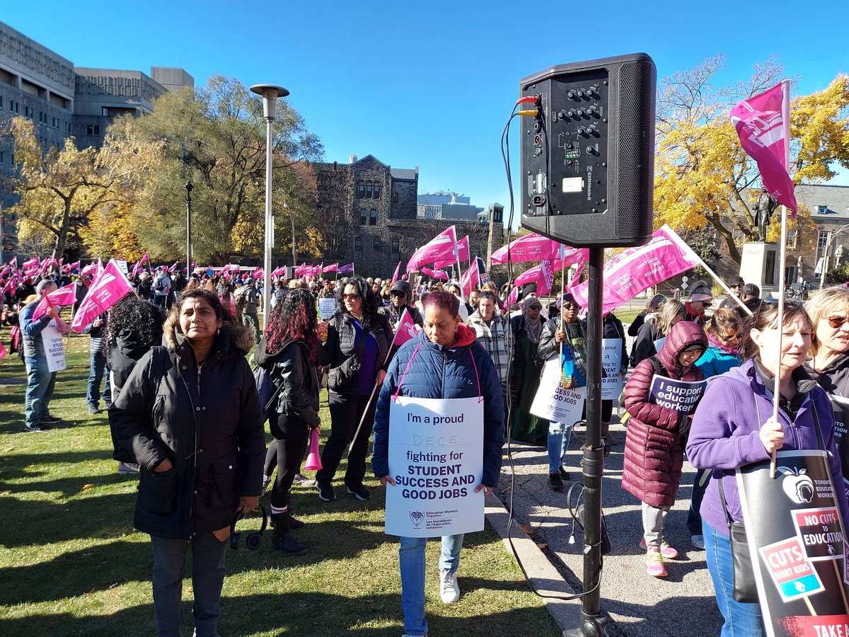 CUPE is back at Queen's Park and so are our comrades! 

SPREAD THE STRIKE, MAKE IT GENERAL!

BRING DOWN FORD!

FIGHT FOR SOCIALISM!

#CUPEStrong #CUPESolidarity #onted #ontedsolidarity #IStandWithCUPE
