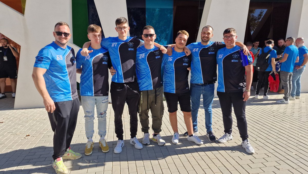 N2_eSports's tweet photo. Aprovechamos el #GTPulpi para la presentación de nuestra nueva equipación, vestimos estos colores y los llevamos en el corazón 🔥
#GoGTS92 💙💚 https://t.co/lEVOehAhhX