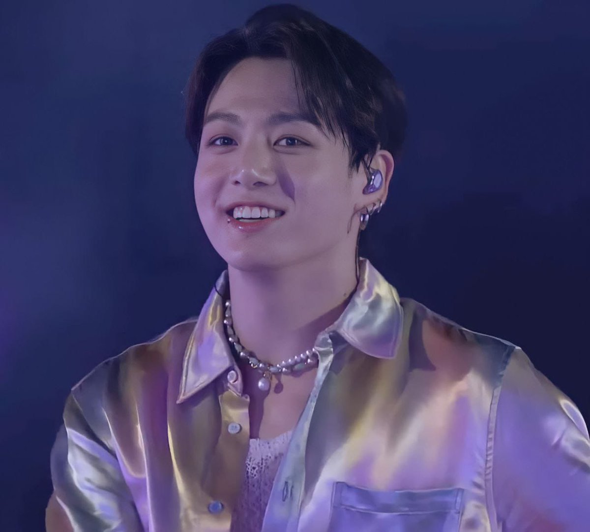 ntlnaJK97's tweet photo. I choose #LeftandRigth for music Video of the year #TheMusicVideo at #PCAs BORAHAE 💜💜💜💜💜💜💜 @BTS_twt https://t.co/2fpr8PkV2A