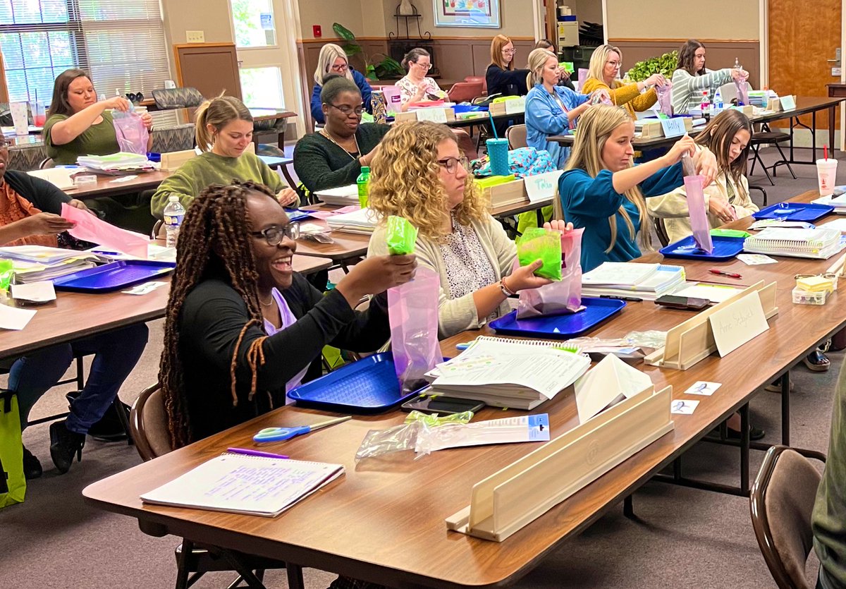 Libby_Frankel's tweet photo. 🧠 BrainSpring OG Phonics First training underway!   @AutaugaCS @BrainspringOG #advancingautaugacounty https://t.co/YOr8teb0FQ