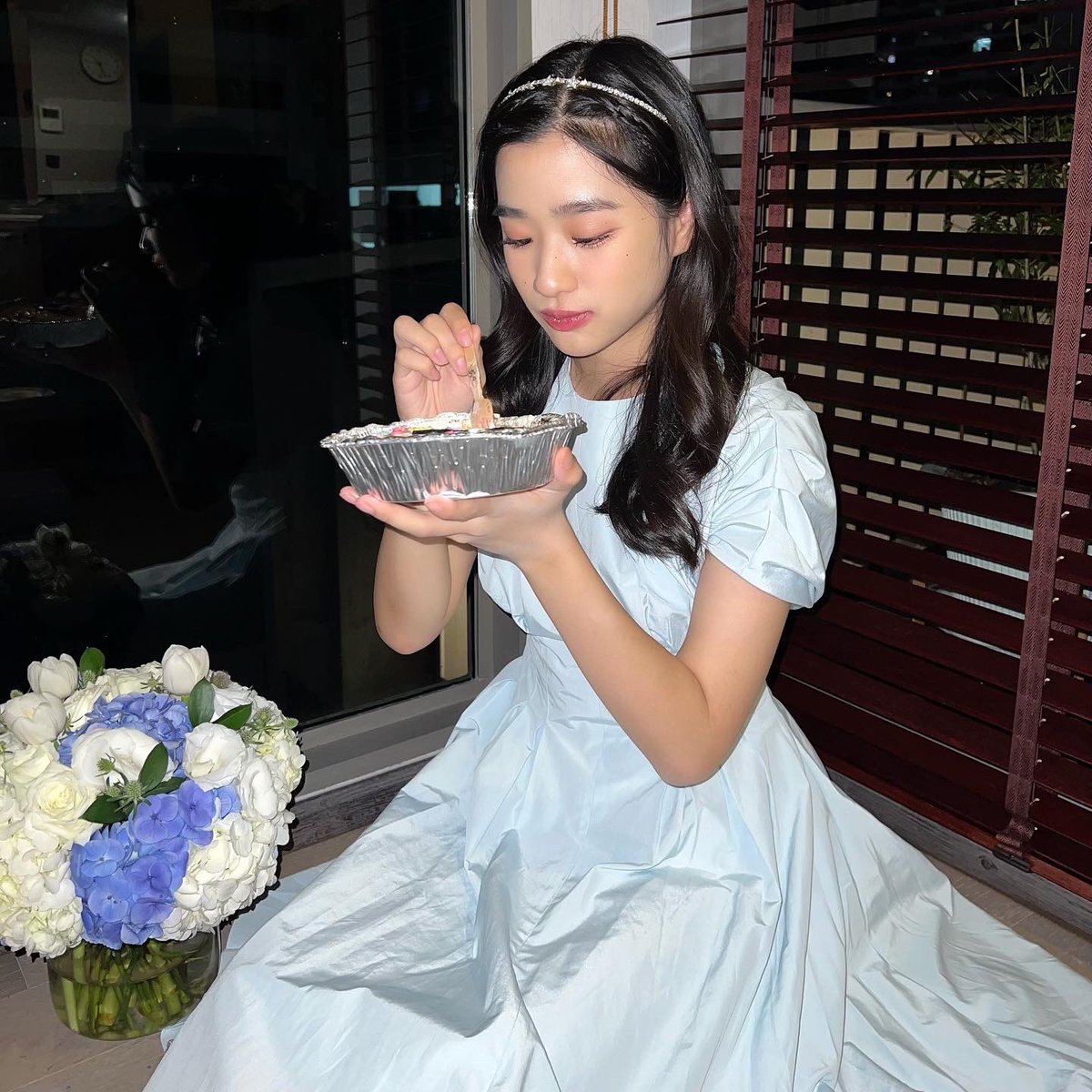 tontawan_t's tweet photo. เป็นวันเกิดอีกปีที่มีความสุขมาก ขอบคุณสำหรับความรักที่มีให้กันเสมอมานะคะ ของขวัญวันเกิดที่ดีที่สุดคือการมีทุกคนอยู่ด้วยกันจริงๆ เติบโตไปด้วยกันเลยนะ˘͈ᵕ˘͈ #intuyou #22ndTontawanday https://t.co/hZB4jm7W6h