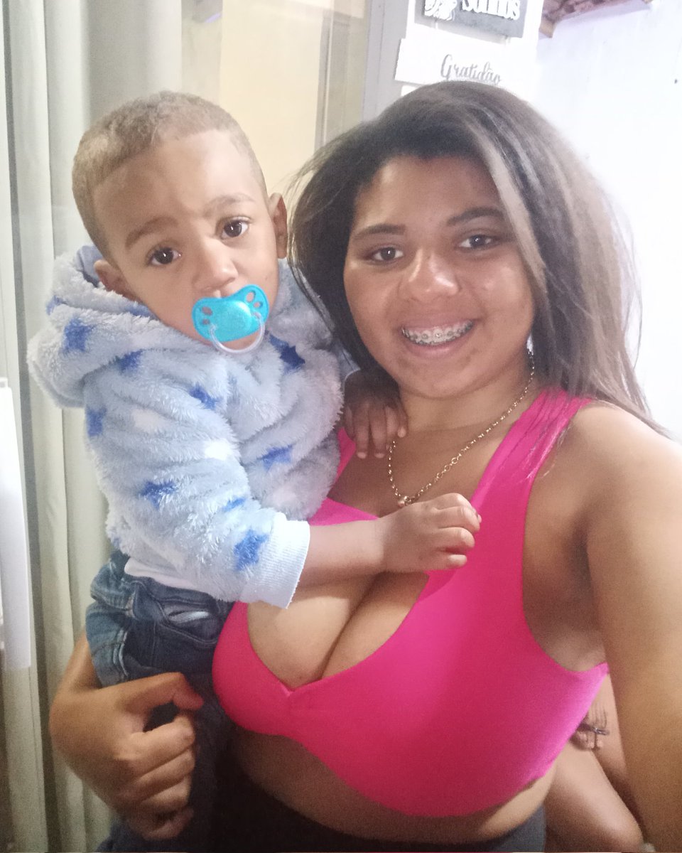 Titia ama muito ❤️ eu meu sobrinho 😍🙏