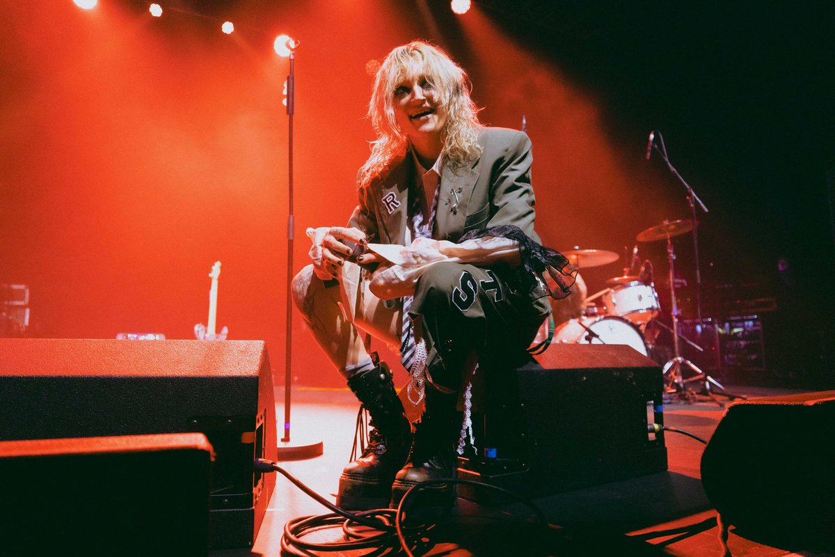 Surprise set from <a href="/royalandtheserp/">Royal & the Serpent 🧀</a> last night in London 👑 🐍