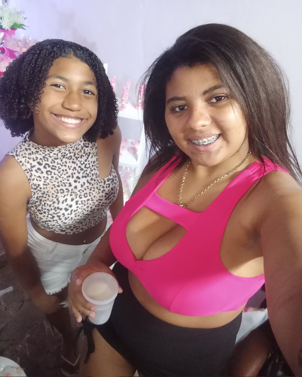 Minha prima eu amo vc Renatinha ao vivo ❤️😍🥰