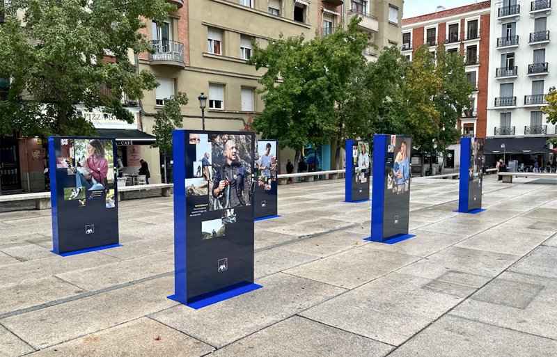 revistactrl's tweet photo. En el corazón de las personas fotografiadas hay un estetoscopio para escuchar, en lugar de latidos, relatos sobre lo que les hace sentir sanas 💚 https://t.co/tDvZ98br91 @AXASegurosEs @leoburnett_es #exposición #Salud #fotografía https://t.co/wofraPXyHK