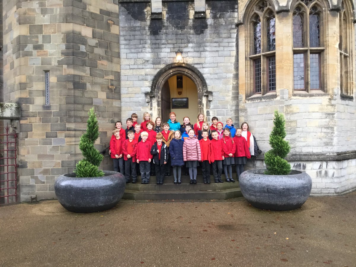 standrewsmajor's tweet photo. A super and informative trip to @cardiff_castle today! A great way to start our new topic, Castles and Kingdoms! #SAMsY4 #SAMsTrips https://t.co/t6T5nSGMD1