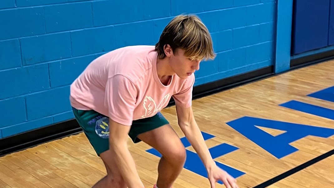 CoachReignMaker's tweet photo. If you want to get BETTER you have to be ready to WORK! From Pa to Charleston in working with Coach yesterday 🏀 #SKILLZSESSIONZ https://t.co/ORkB3NBG1r