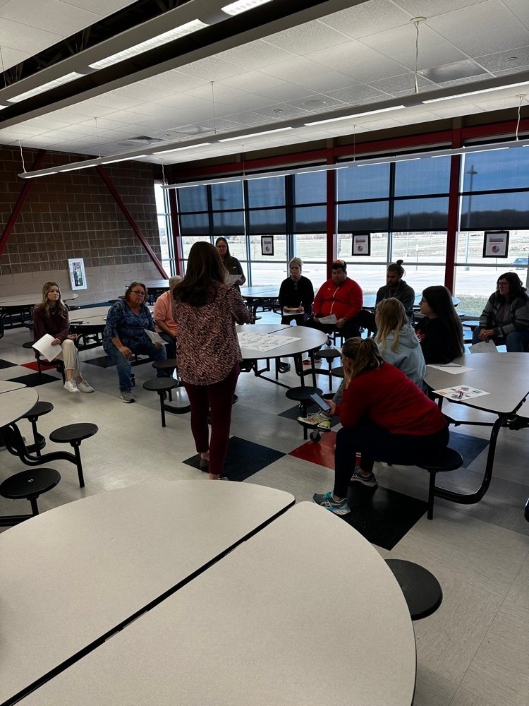 eldoradocats's tweet photo. EMS teacher spending the day looking at data and growing as professionals during their inservice day. #everydaywithexcellence https://t.co/6Q9jQ2uUf0