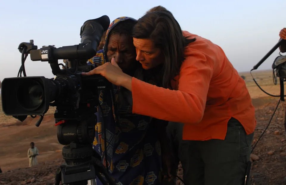 EastmanMuseum (@eastmanmuseum) on Twitter photo Join us at the <a href="/drydentheatre/">DrydenTheatre</a> this Sat., Nov.12 for a screening of <a href="/Cameraperson16/">Cameraperson</a>. Cinematographer Kirsten Johnson takes footage from many of her previous projects to form something between a documentary, an autobiography and an ethical inquiry: eastman.org/event/film-scr… Join us at the <a href="/drydentheatre/">DrydenTheatre</a> this Sat., Nov.12 for a screening of <a href="/Cameraperson16/">Cameraperson</a>. Cinematographer Kirsten Johnson takes footage from many of her previous projects to form something between a documentary, an autobiography and an ethical inquiry: eastman.org/event/film-scr…