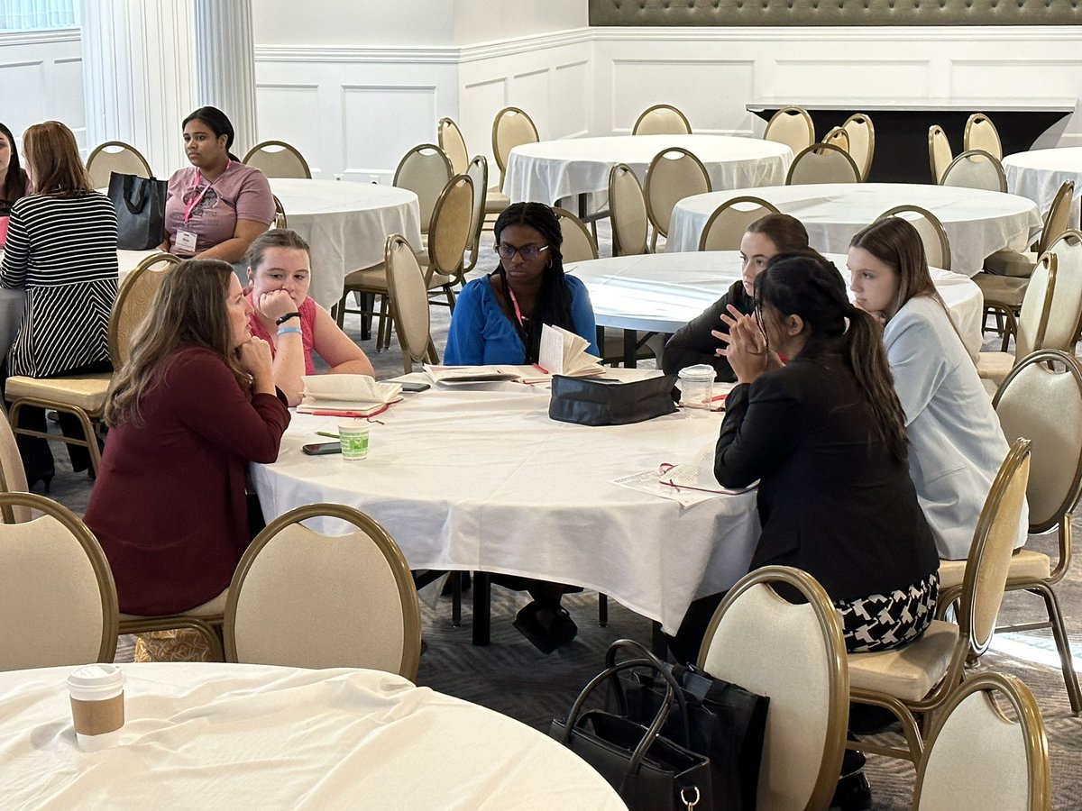 massp's tweet photo. We have a powerhouse panel of women attorneys from the @MJEdLaw Grand Rapids office. We had panel Q & A then small group table discussions. We have a full room of future female attorneys. #masspws22 https://t.co/JnUCLKqM4Y