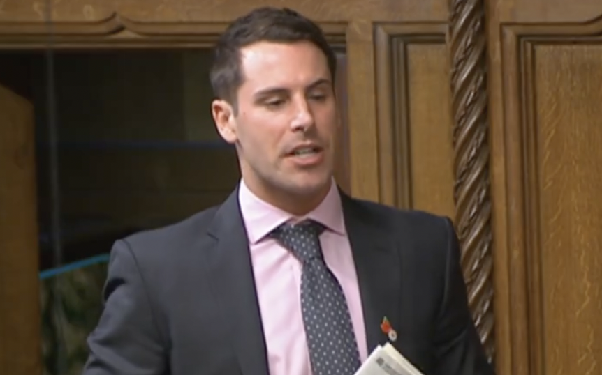 AdamBienkov's tweet photo. Conservative MP Scott Benton says his constituents are "sick and tired of this ridiculous narrative of economic migrants somehow being mistreated at Manston. 

He says his constituents "could only dream of" receiving the same sort of treatment. https://t.co/xwDpmgQkSj