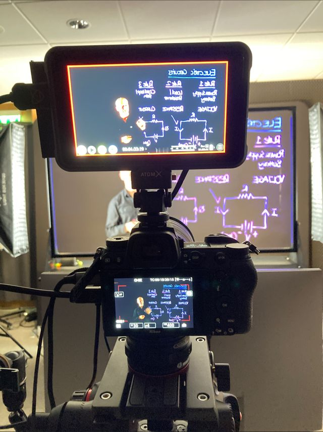 EuropeGlass's tweet photo. Great to see our client, @UL using their Learning Glass!
We can't wait to see what you create!
#learning #university #lightboards #elearning #onlinelearning #innovativetechnology #teachingandlearning #leadershipdevelopment #learningglass #universities https://t.co/qJPTTA3ar6