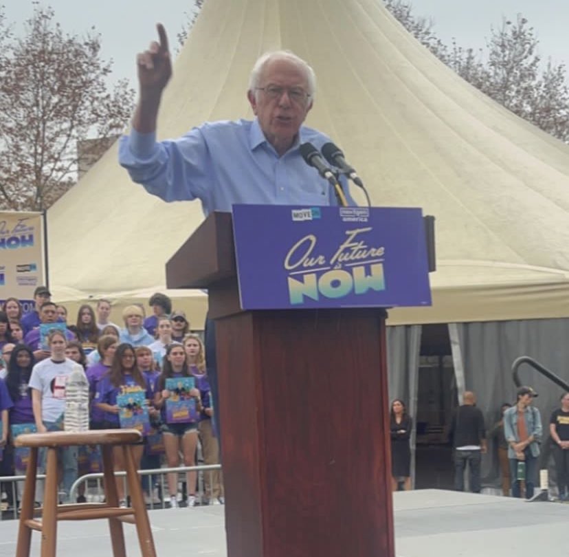UnPACPitt's tweet photo. Team pitt got to meet Bernie Sanders yesterday! We love our pro-democracy candidates and speakers 😌💟 https://t.co/UIqLJpUBt4