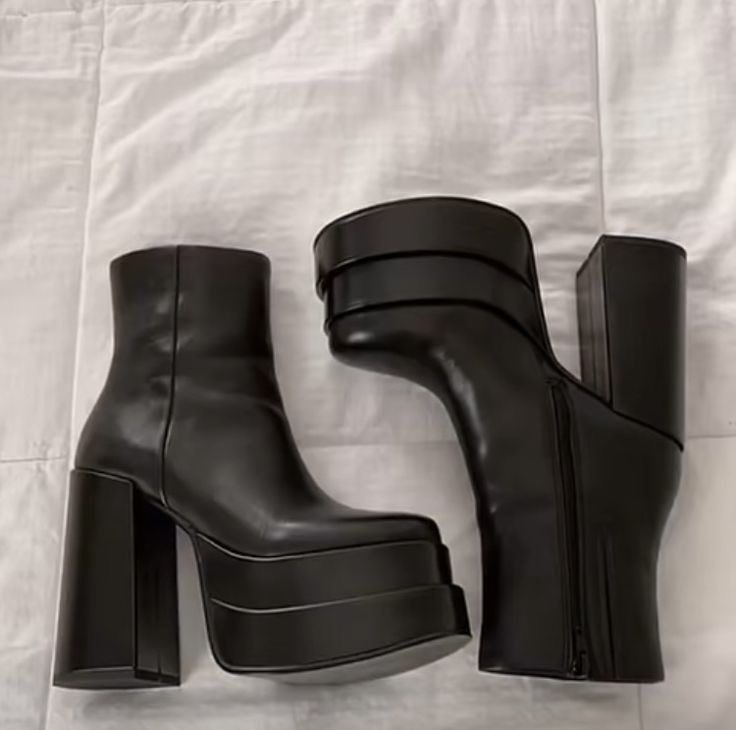 SelectOutfit's tweet photo. platform heels https://t.co/la5rYhcFCy