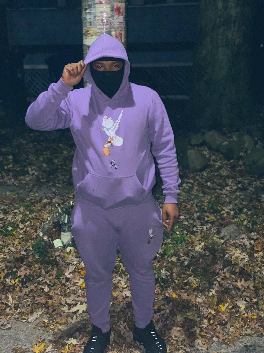 VtaeeFrmEc's tweet photo. I Was Taught To Never Tell 🤫 So Just Send Me Straight To Da Cell ⛓#TTD #TimmoGG💚🕊 https://t.co/K1ot7DmhJn