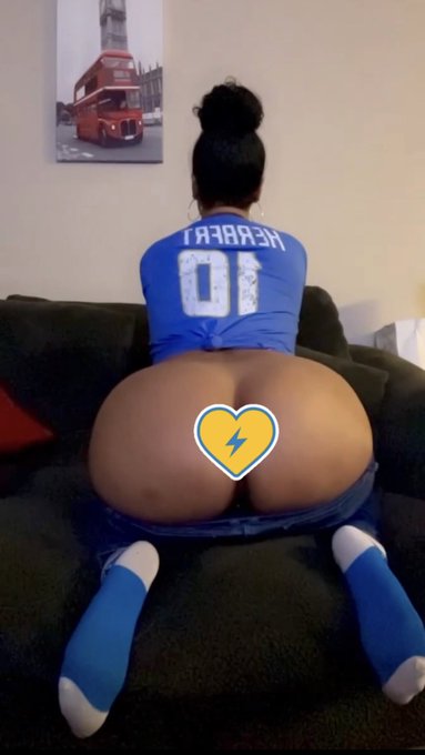 Victory Monday &hellip; #chargers ⚡️🆙 https://t.co/AtCDiEJdnv<a href="/tag/chargers"class="tags">#chargers</a>