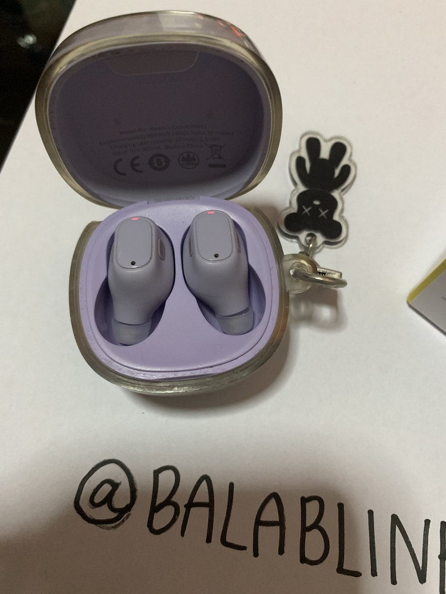 BALABLINKING's tweet photo. #Baseuswm01 มือ2 
ทำความสะอาดแล้ว
1.ม่วง [ 200฿ ส่งฟรี]
*มีตำหนินิดเดียวแต่ใช้งานได้ปกติ
2.ขาว [ 300฿ ส่งฟรี]
*ไม่มีตำหนิ เพิ่งซื้อมา ไม่ค่อยใช้
มีอุปกรณ์ครบทั้งคู่ แบตไม่เสื่อม 
>> แถมฟรีเคส <<
#ของดีบอกต่อ #หูฟังไร้สาย #หูฟังมือสอง #ส่งต่อหูฟัง #wm01 #baseus #หูฟังbaseus https://t.co/Ua31enw09z