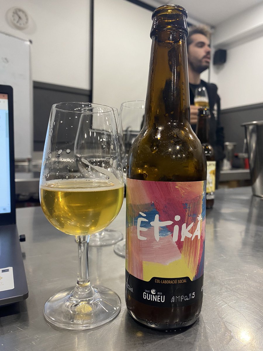 joviatculinary's tweet photo. Per poder avançar en el repte llençat per @cervesaguineu necessitem formar-nos en elaboració, característiques, varietats... i així ho estem fent!
Aviat dissenyarem la nostra cervesa! 🍻
.
 #WeAreHoteleria 
#MYNEWME https://t.co/6jgmdTxBe3