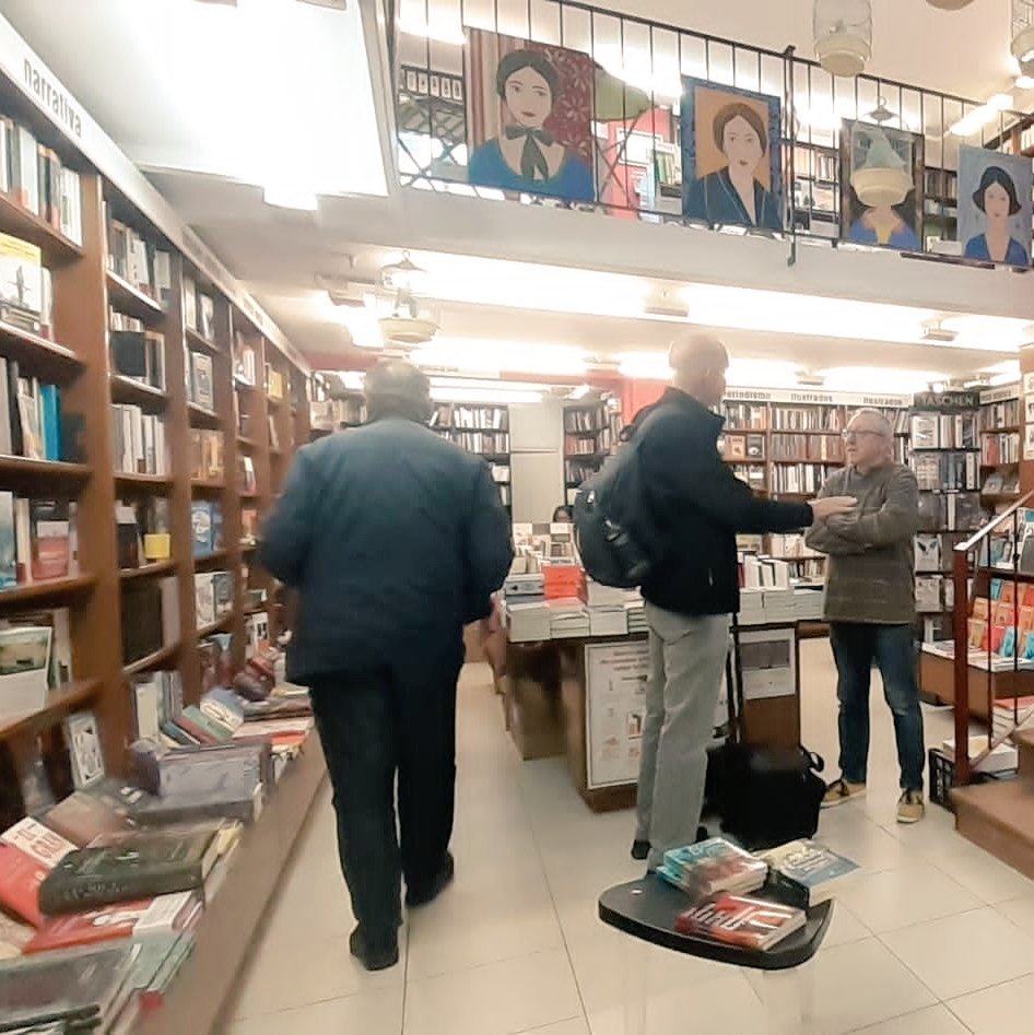 bigsureditorial's tweet photo. Contar con el apoyo de @LibreriaCalamo nos llena de entusiasmo. Lectores de #Zaragoza, ¡ya sabéis dónde encontrarnos!
#LibrosBigSur #Inocenciainterrumpida #Españapagana #Elcolordelagua https://t.co/5O9xdv7Q1S