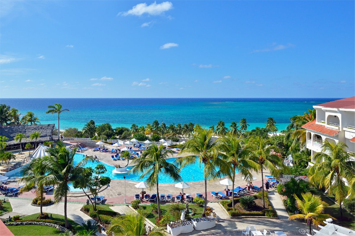 GaviotaTurismo's tweet photo. We wish you a happy stay in #SolRioDeLunaYMares.😃
@MeliaCuba
#GaviotaGroup #ServiceOfExcellence https://t.co/qcKJzCftss