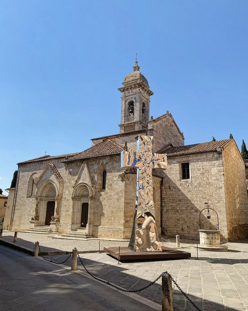 I cipressi e la Collegiata sono i simboli di #SanQuiricodOrcia, un borgo figlio della #ViaFrancigena che custodisce molte bellezze da scoprire.
👉 bit.ly/San-Quirco-dOr…

📸 IG simone.vidotti
IG demanestis