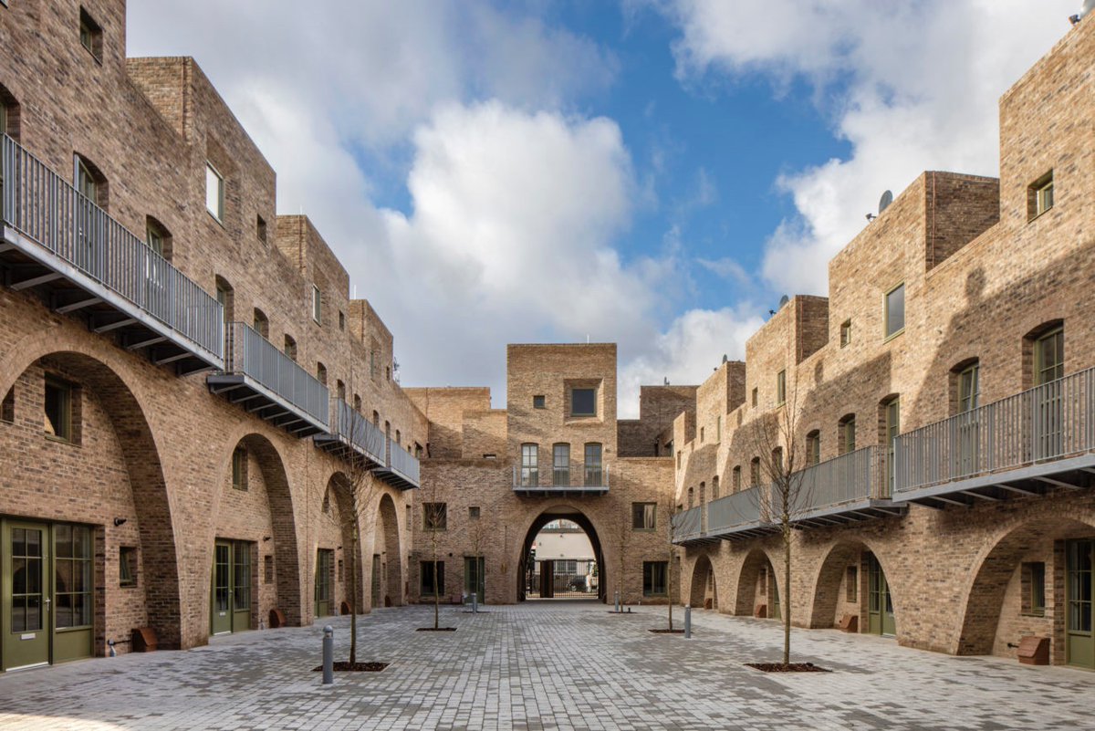 NeoTraditional Architecture Memes tweet media