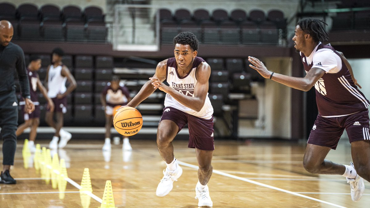 ProSkillsEYBL's tweet photo. To our freshman on campus, you’re built for this & you’re prepared. Go be great! #ProSkills #OnOfUs https://t.co/w9H2vLA3OJ
