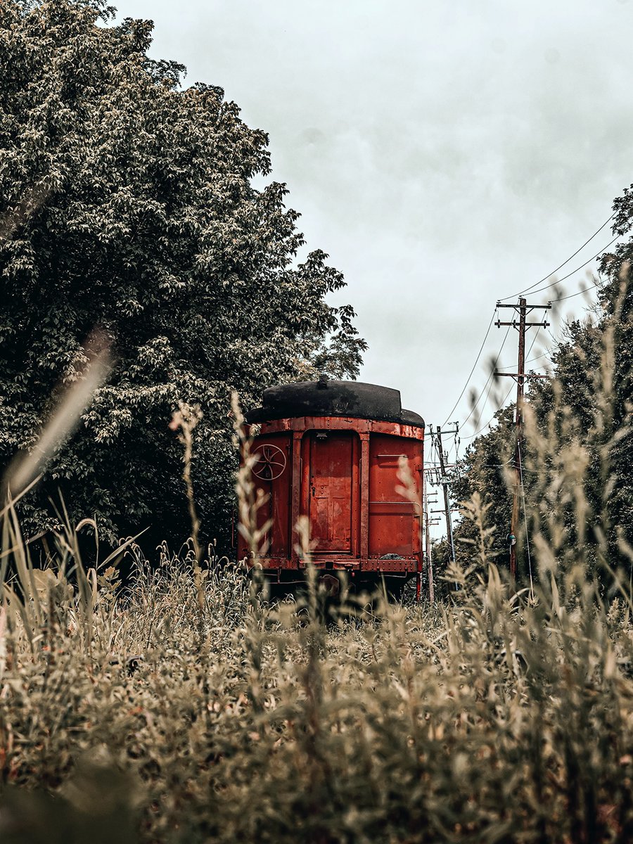 I feel like I'm always running to catch a train, but I never quite make it

#travelgram #roadsideamerica #postcardsfromtheworld #localtourist⁠ #floatmagazine #justgoshoot #thecreatorclass #agameoftones #somewheremagazine #rurex #createexplore #artofvisuals #dazedandexposed