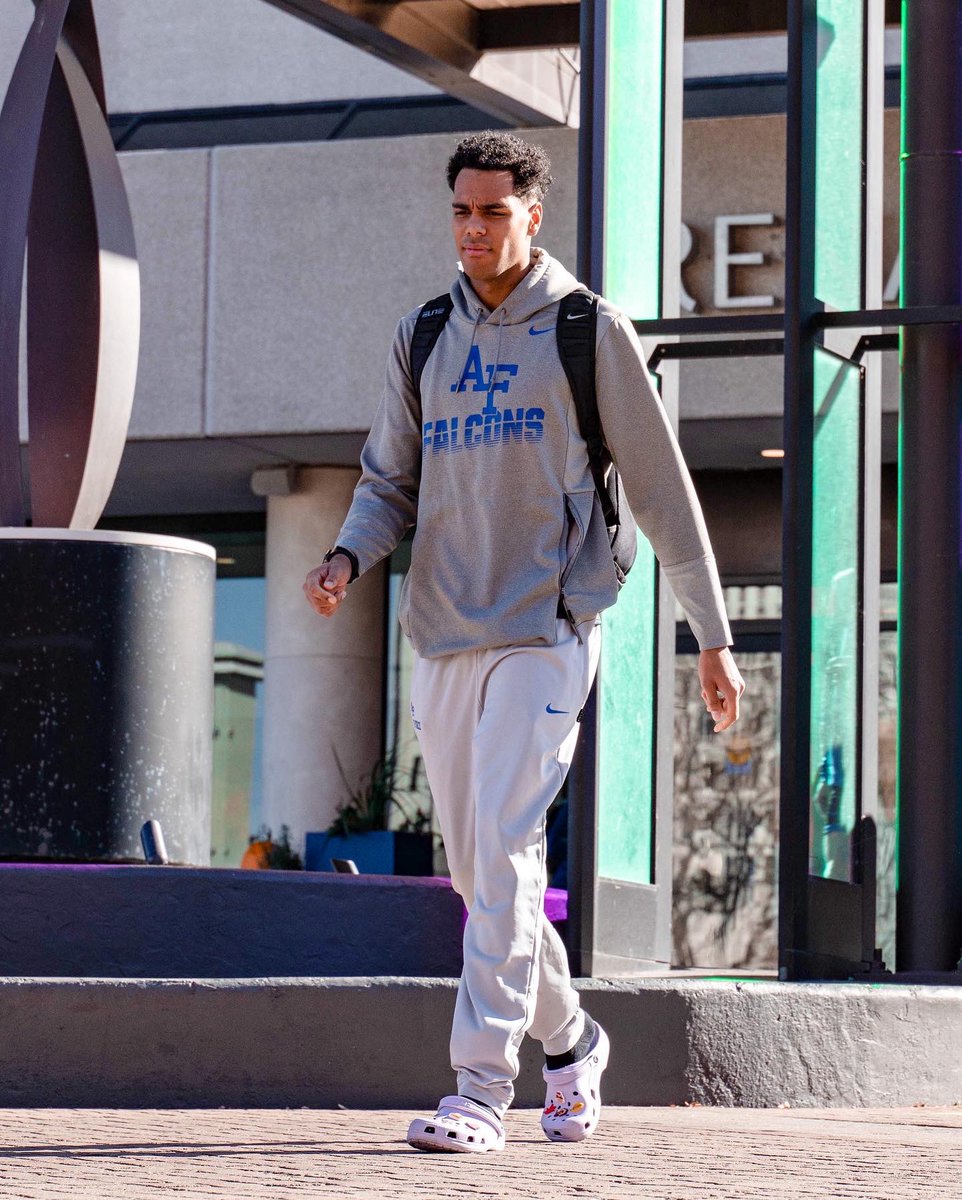 Locked in for gameday 😤