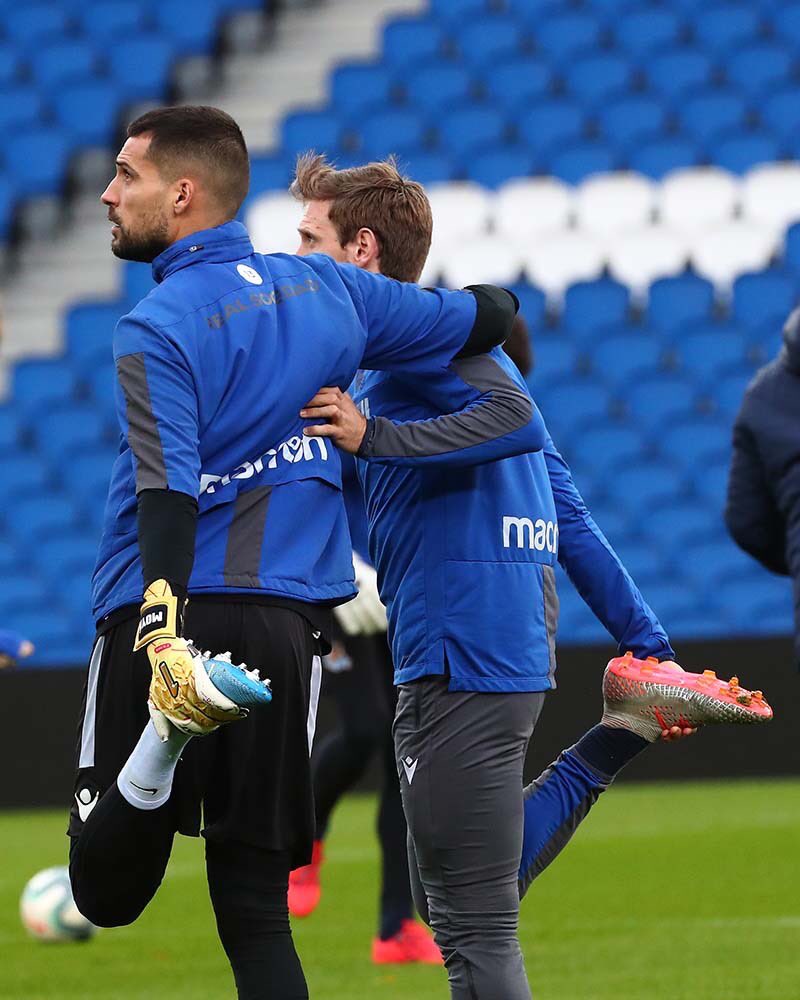 Contento de debutar en #ElTercerTiempo y de hacerlo al lado de <a href="/M_A_Moya/">Miguel Ángel Moyá</a> 😉 Juntos en el césped y juntos ahora en el plató ⚽📺 #memorieshebought